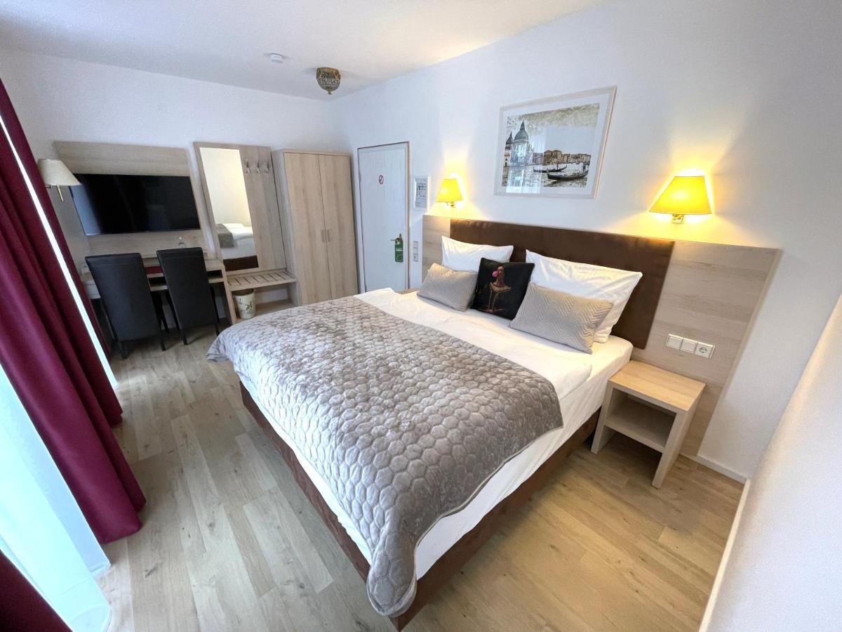 Das Hotel Krone Koenigswinter Luaran gambar