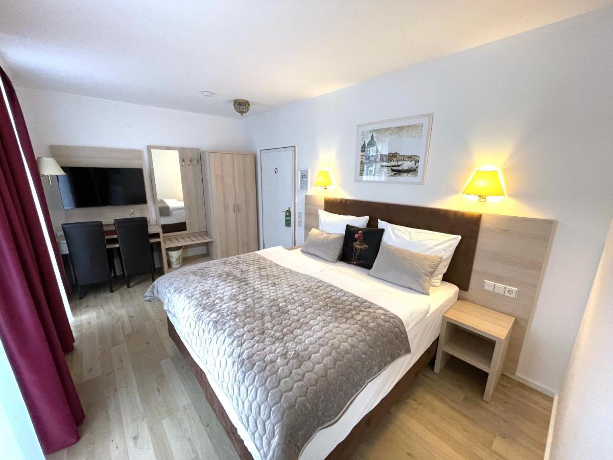 Das Hotel Krone Koenigswinter Luaran gambar