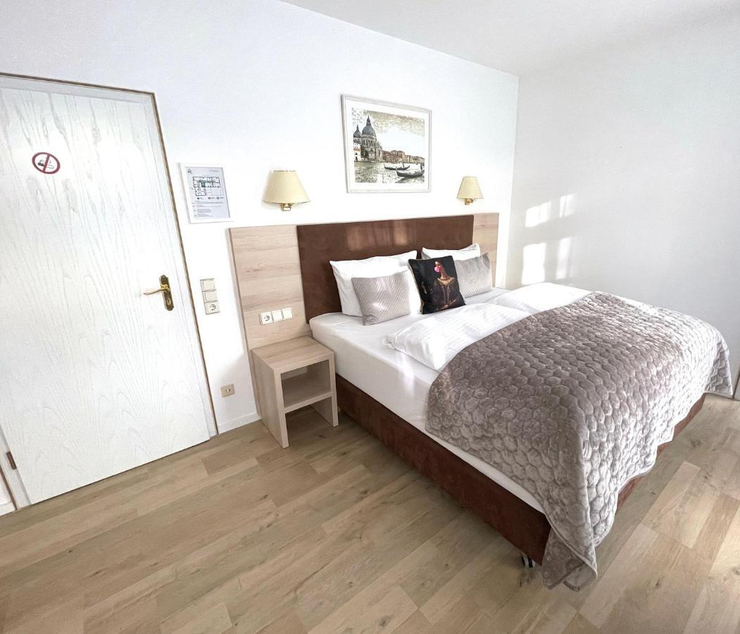 Das Hotel Krone Koenigswinter Luaran gambar